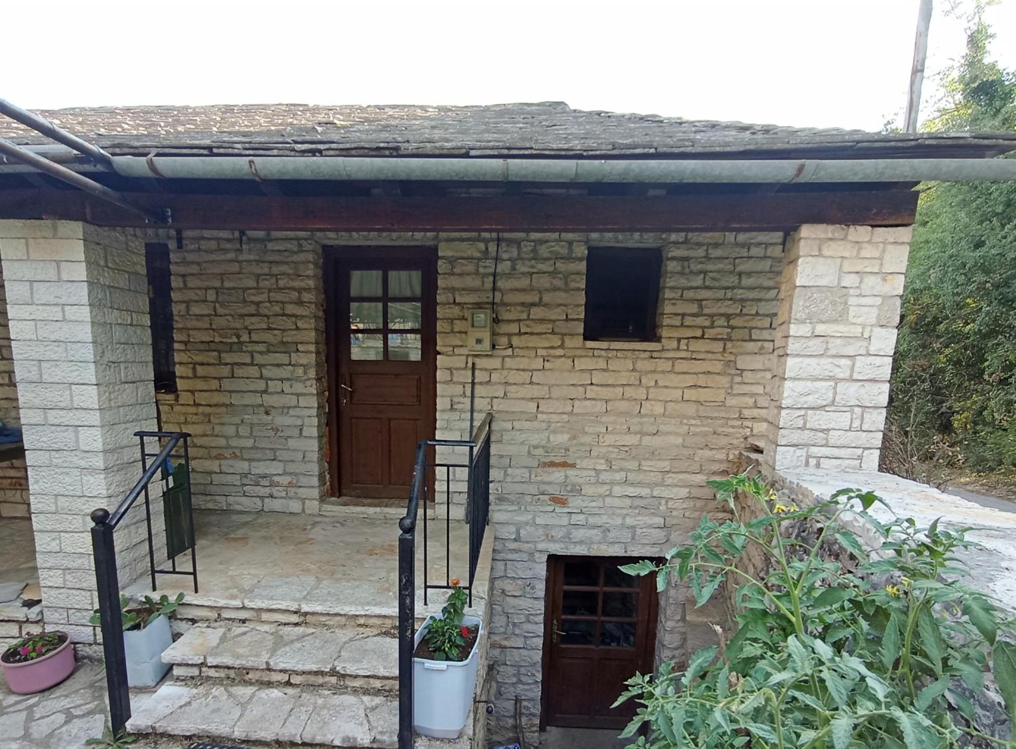 Aloni Guesthouse Ano Pedina Luaran gambar