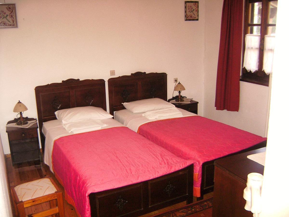 Aloni Guesthouse Ano Pedina Luaran gambar
